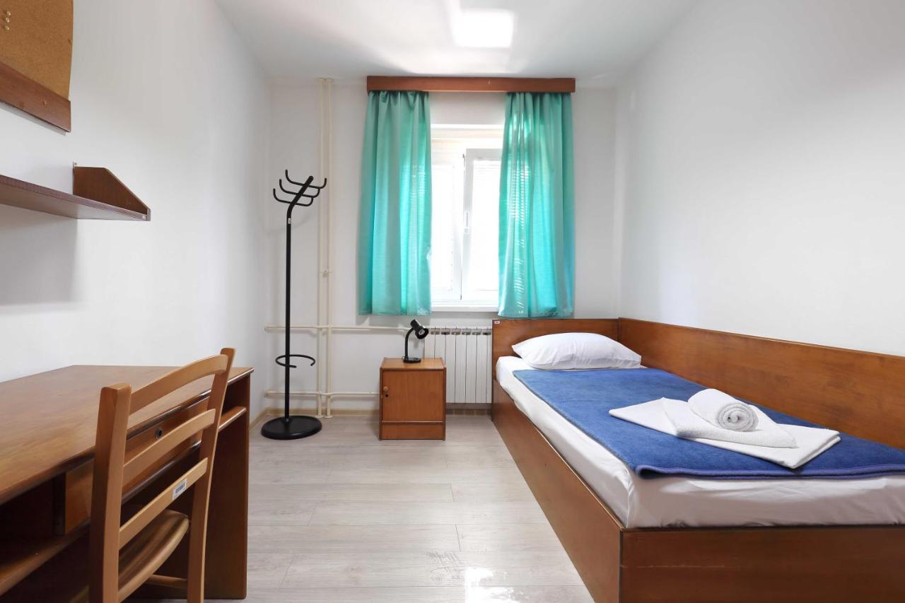 Rooms Studentsko Naselje Ivan Goran Kovacic Rijeka Ngoại thất bức ảnh