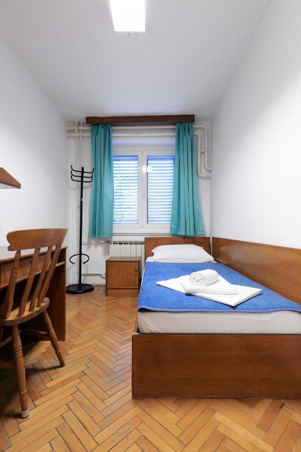 Rooms Studentsko Naselje Ivan Goran Kovacic Rijeka Phòng bức ảnh
