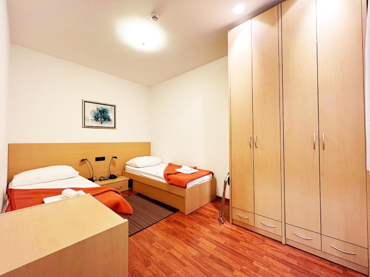 Rooms Studentsko Naselje Ivan Goran Kovacic Rijeka Phòng bức ảnh